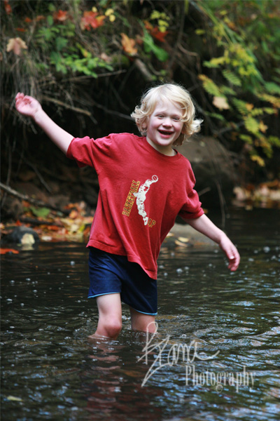 noahplaysincreekstamp