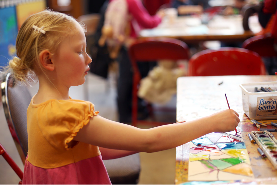 artinstitutehannahpaintsstamp